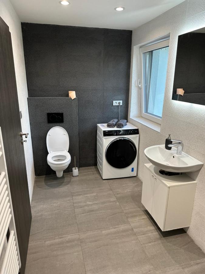 Apartman Byt 75M2 Klid Priroda Pro Rodinu Прага Екстериор снимка